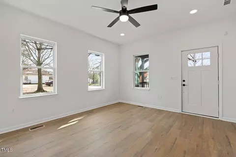 2209 Ashe St, Durham, NC 27703 photo 3