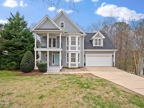 105 Hawkscrest Ct, Apex, NC 27502