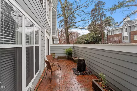 720 Bishops Park Dr #107, Raleigh, NC 27605