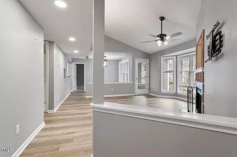 1011 Wirewood Dr #304, Raleigh, NC 27605