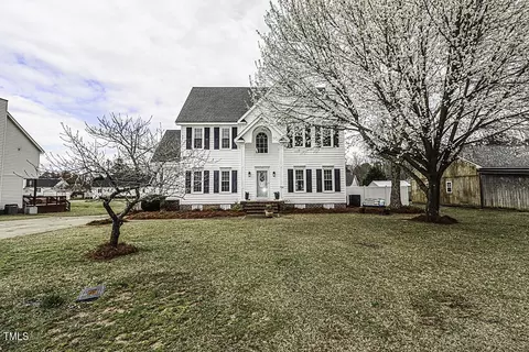 702 Bayberry Ln, Nashville, NC 27856