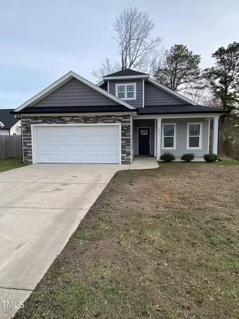 211 W Smithfield St, Angier, NC 27501