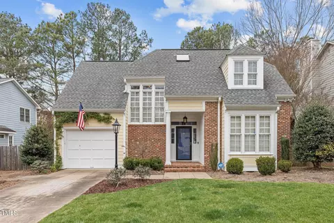 15 Knightsbridge Ct, Durham, NC 27707
