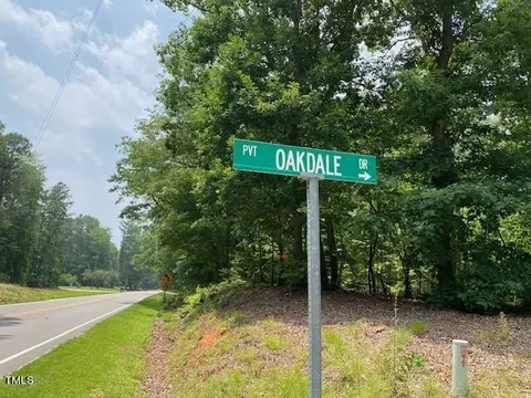 12 Oakdale Dr, Roxboro, NC 27574