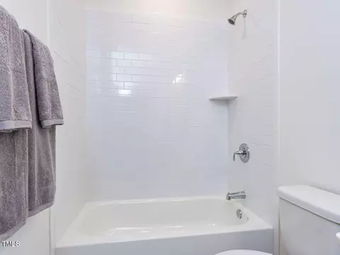 Bath - 804 Ambercrest Pl, Durham, NC 27705 photo 6 of 6