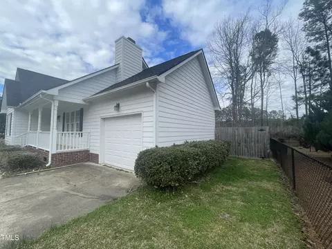 1008 Walnut Dr, Erwin, NC 28339 photo 4
