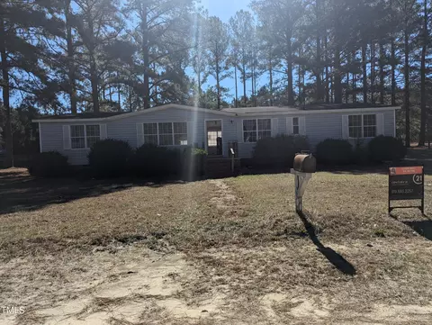 57 W Everett St, Spring Lake, NC 28390 photo 3