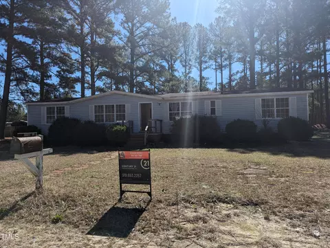 57 W Everett St, Spring Lake, NC 28390 photo 2