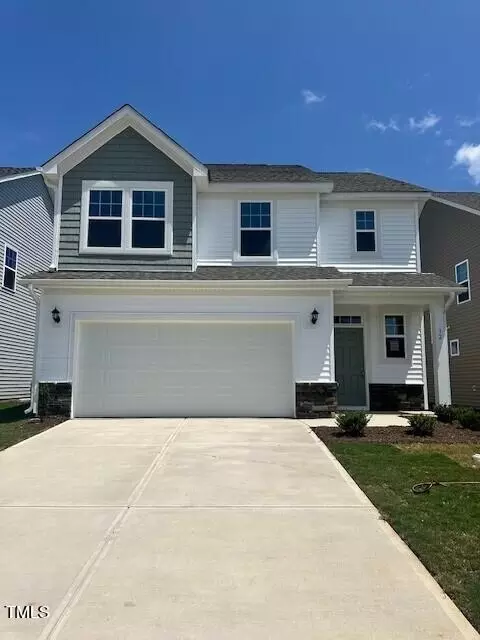 32 Blackthorn Ln, Angier, NC 27501