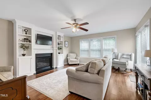 717 Midsummer Ln, Apex, NC 27502 photo 5