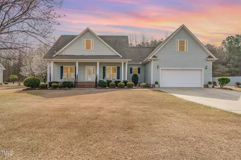 130 Pinecroft Drive Dr, Dunn, NC 28334