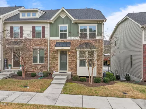 1007 Drayman Pl, Apex, NC 27502
