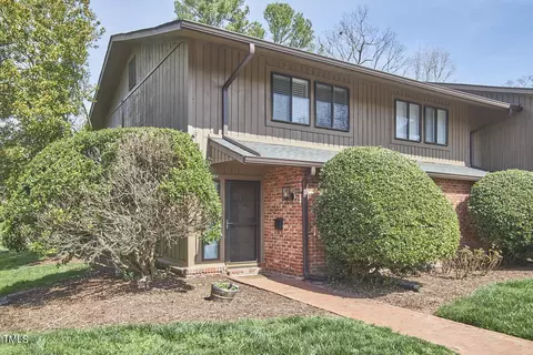 1601 Oak Tree Dr, Chapel Hill, NC 27517