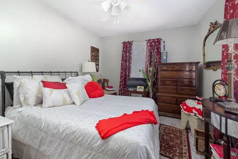 206 W Stevens St, Smithfield, NC 27577 photo 7