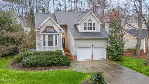 305 Fairwinds Dr, Cary, NC 27518