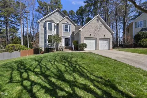 110 Wallsburg Ct, Cary, NC 27518