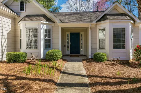106 Shalon Ct, Apex, NC 27502