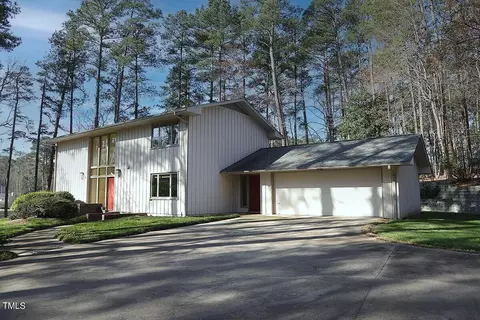 102 Bervie Ct, Cary, NC 27511