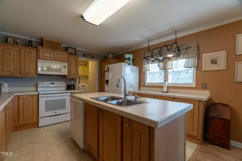 3555 Meadowdale Ln, Trinity, NC 27370 photo 8