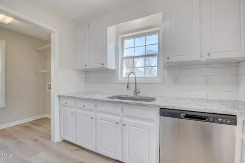 500 Rockvale Ct, Benson, NC 27504 photo 8