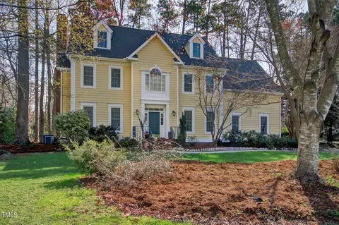 203 Stratford Dr, Chapel Hill, NC 27516