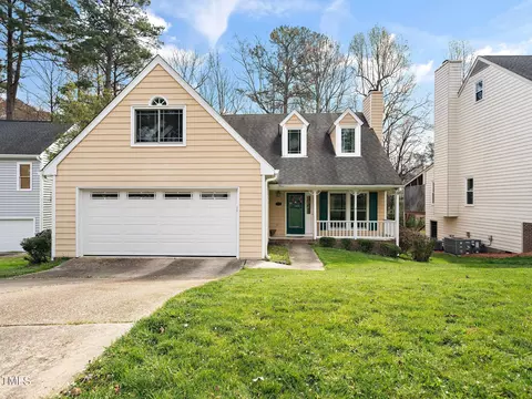2724 Moorsfield Ct, Raleigh, NC 27604