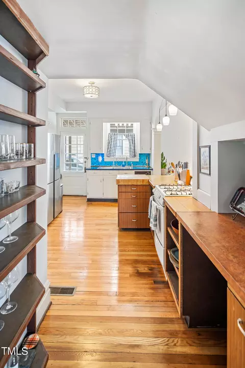 230 W Trinity Ave, Durham, NC 27701 photo 10