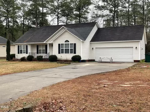 313 Log Cabin Ct, Selma, NC 27576