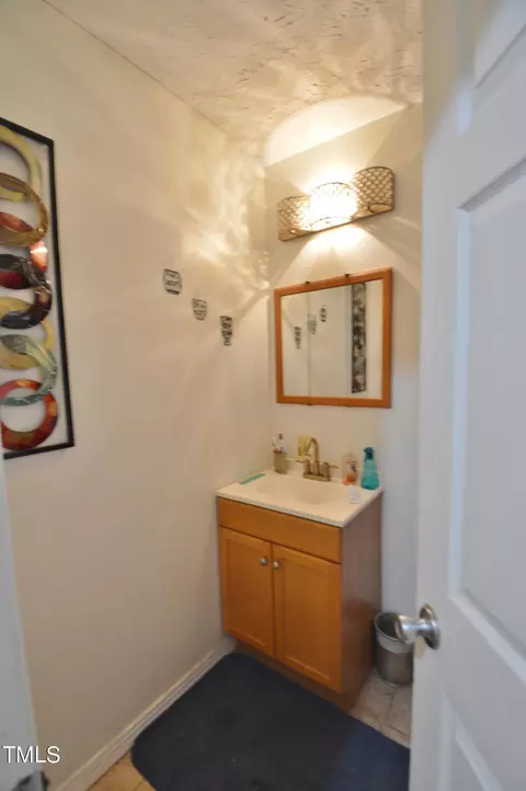 5413 Hadrian Dr, Durham, NC 27703 photo 7