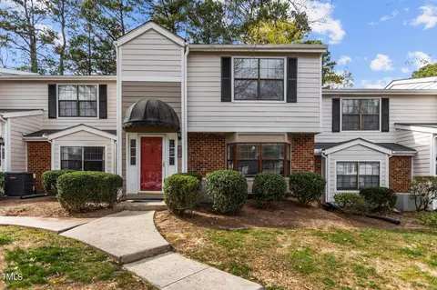 7631 Falcon Rest Cir, Raleigh, NC 27615