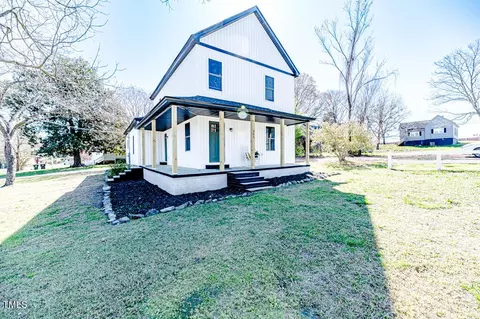 303 N 14th St, Erwin, NC 28339 photo 3