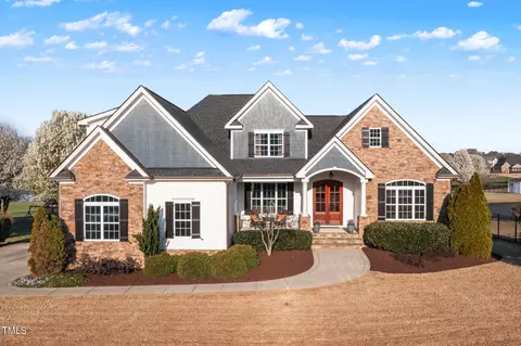 2004 Stonewall Farms Dr, Fuquay Varina, NC 27526