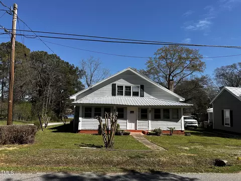 128 N Dunn St, Angier, NC 27501
