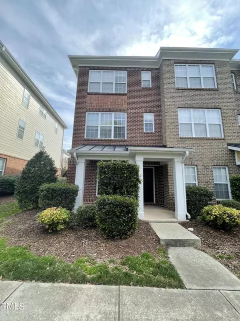 3831 Cary Glen Blvd, Cary, NC 27519