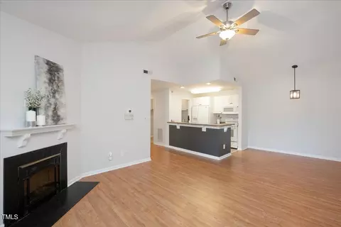 1004 Kingswood Dr #G, Chapel Hill, NC 27517
