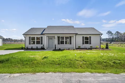 424 Wade St, Warsaw, NC 28398