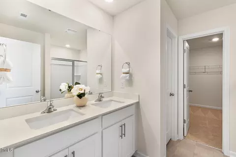 Bath - 444 Shorthorn Dr, Wake Forest, NC 27587 photo 3 of 4