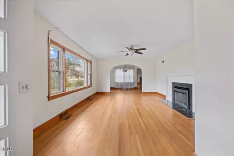 507 E 2nd St, Kenly, NC 27542 photo 4