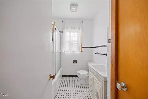507 E 2nd St, Kenly, NC 27542 photo 18