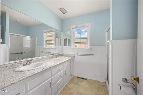 507 E 2nd St, Kenly, NC 27542 photo 14