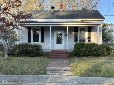 324 E Blanche St, Clayton, NC 27520