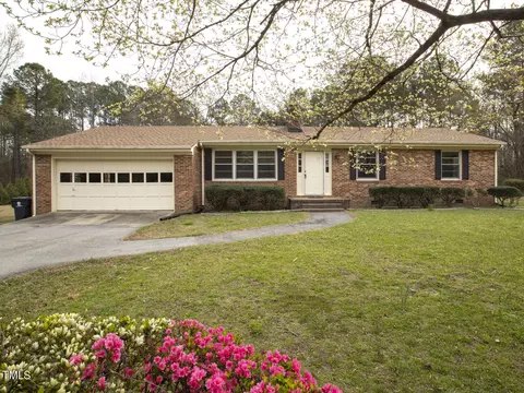 209 Long St, Fuquay Varina, NC 27526