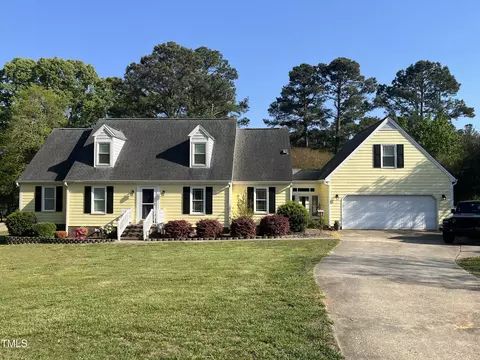 713 Fairway Dr, Clayton, NC 27520