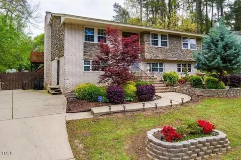 3228 Huntleigh Dr, Raleigh, NC 27604