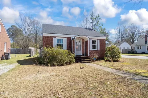600 N Raiford St, Selma, NC 27576