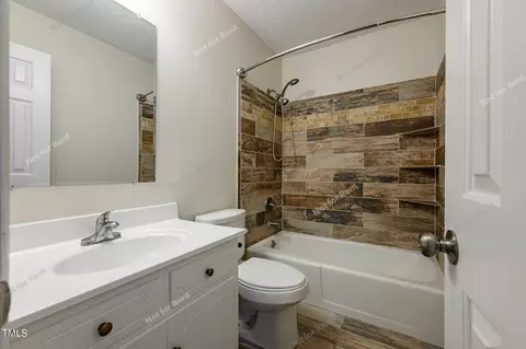 Bath - 2007 Bivins Rd, Durham, NC 27712 photo 4 of 6