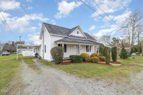 79 E Dooley St, Coats, NC 27521 photo 3