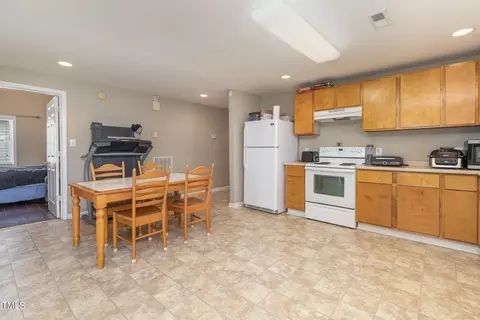 79 E Dooley St, Coats, NC 27521 photo 13