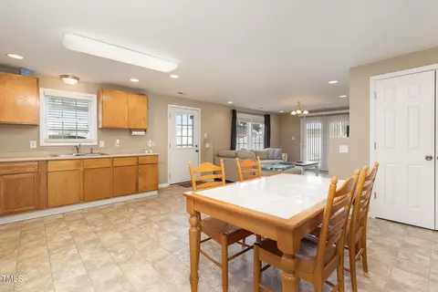 79 E Dooley St, Coats, NC 27521 photo 15