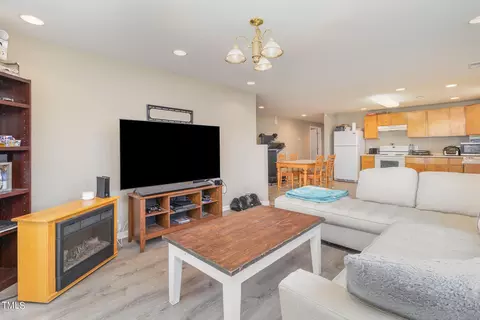 79 E Dooley St, Coats, NC 27521 photo 11
